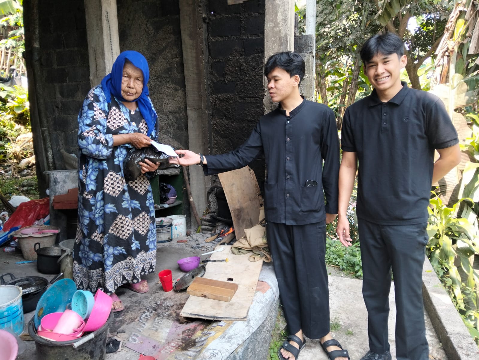 Mengetuk Pintu Langit Lewat Berbagi: Aksi Nyata KNPI Kecamatan Ciawi Hadir di Tengah Masyarakat